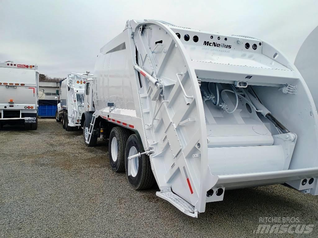 Mack MRU613 Müllwagen