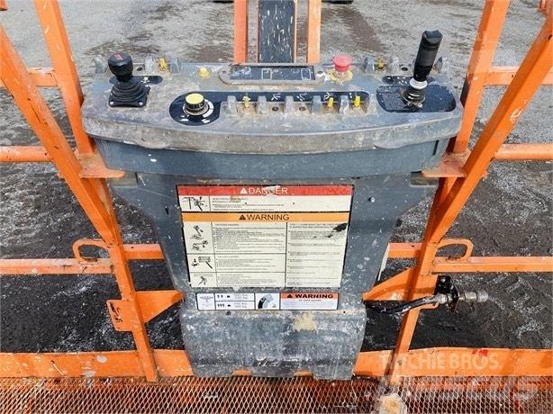 JLG 860 SJ Teleskopbühnen