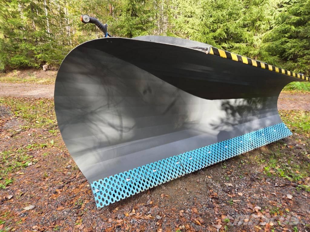 Snowek AA 320 Schneeschilde und -pflüge