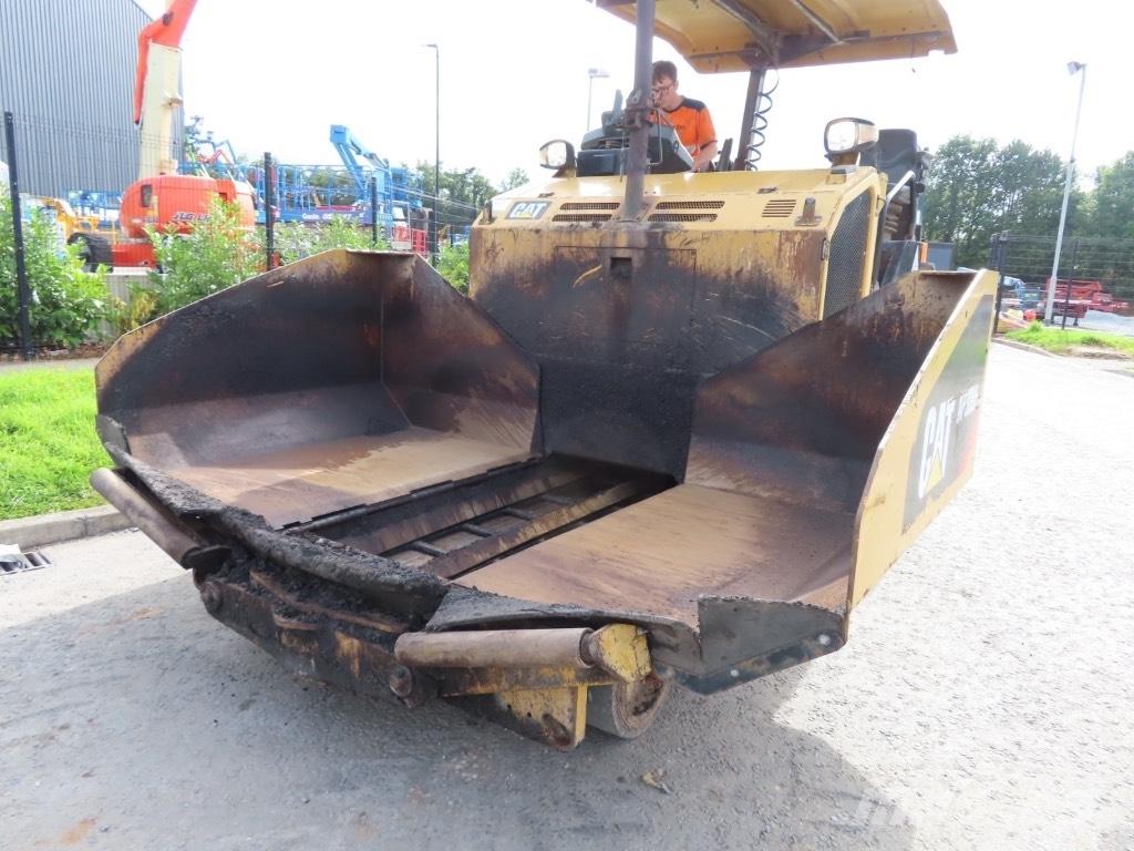 CAT AP 300 Strassenfertiger