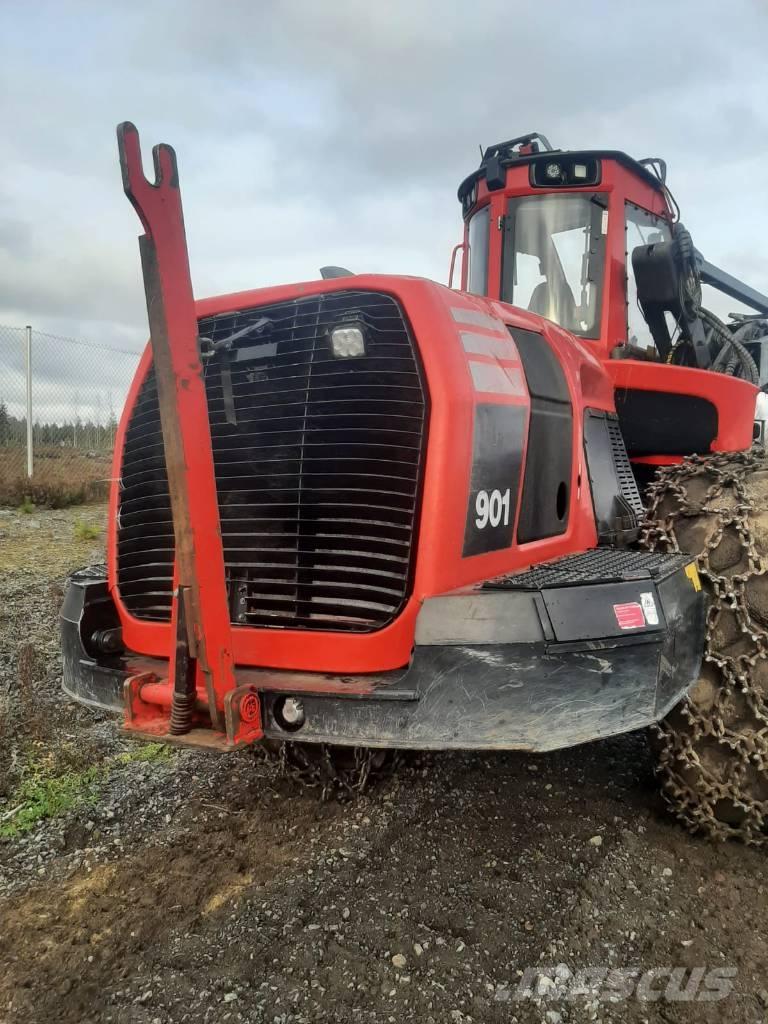 Komatsu 901 Harvester