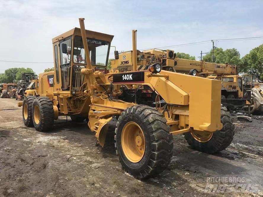 CAT 140 Grader