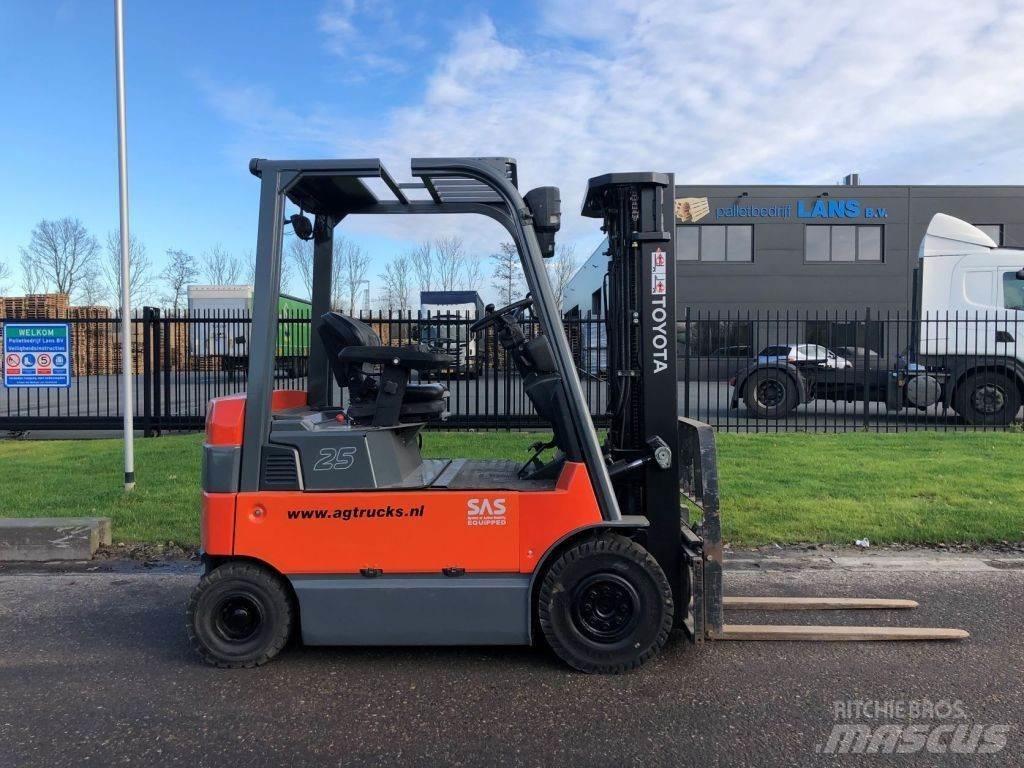 Toyota 7FBMF25 Elektro Stapler