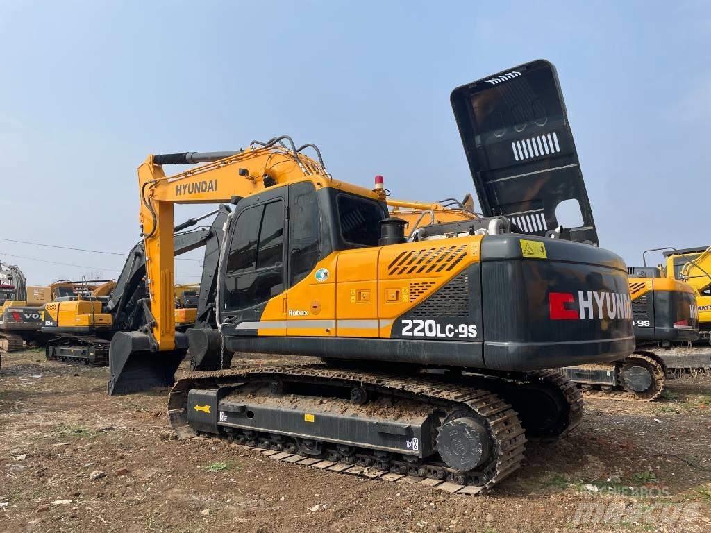 Hyundai R220-9S Raupenbagger