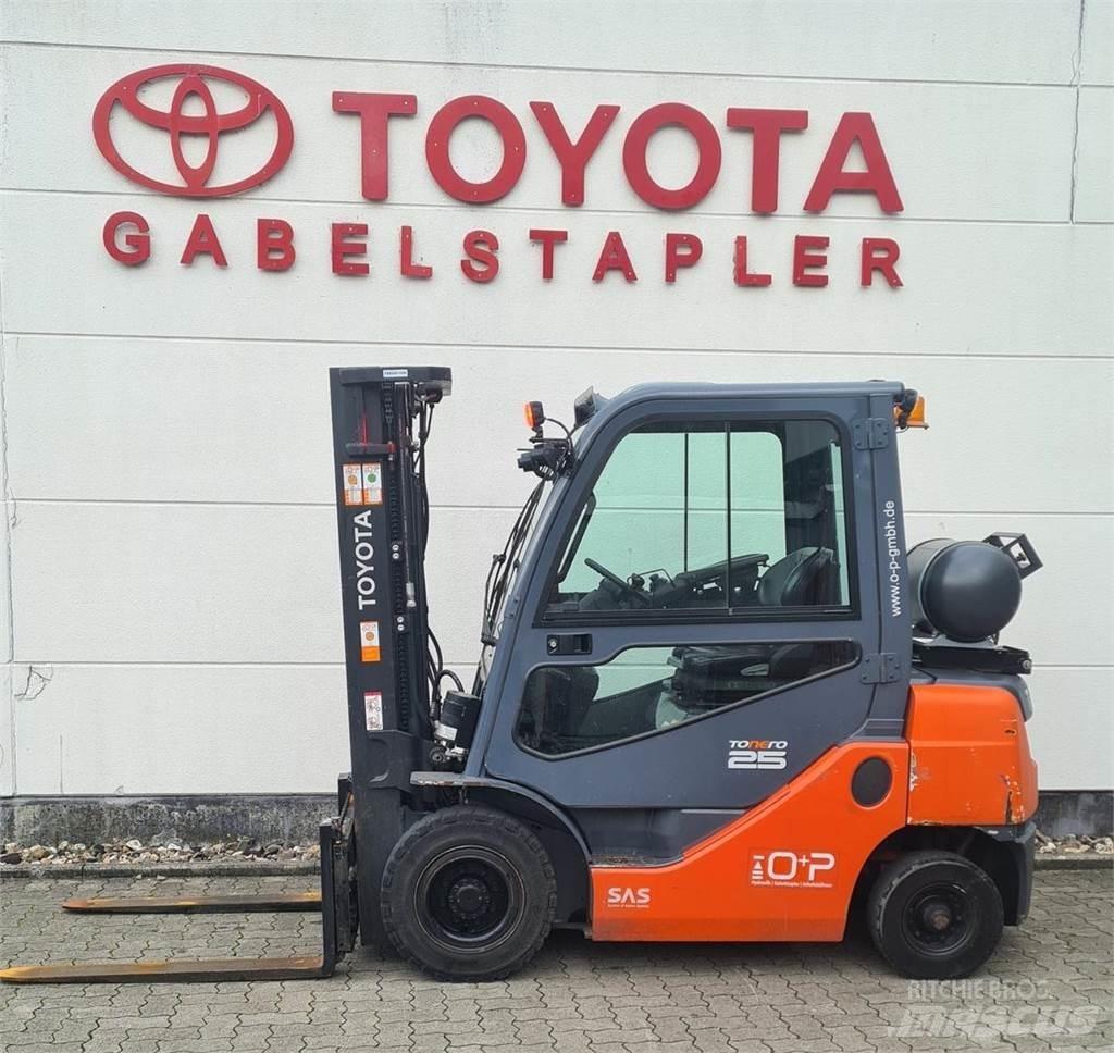 Toyota 02-8FGF25 Gas Stapler