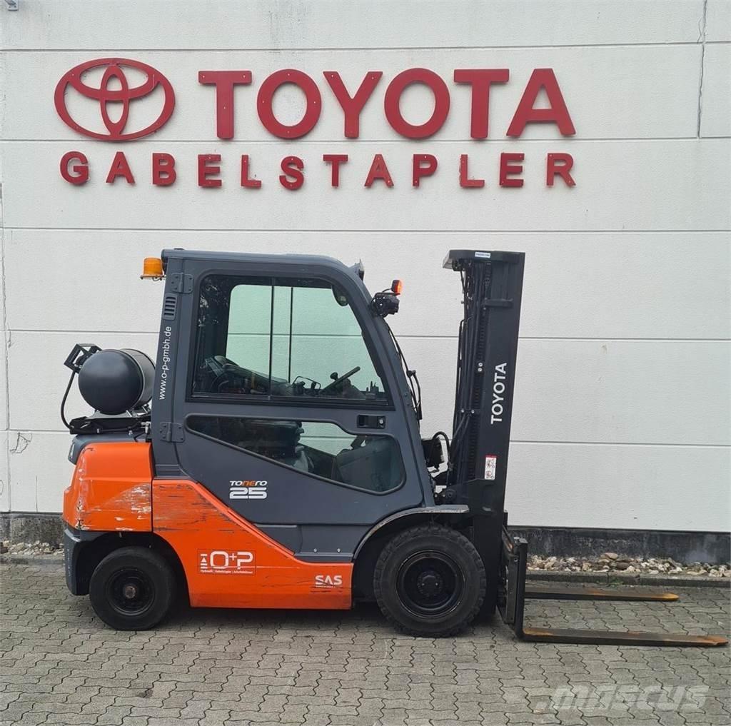 Toyota 02-8FGF25 Gas Stapler