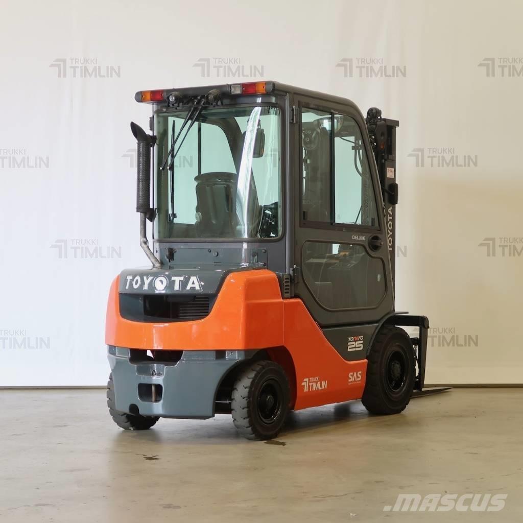 Toyota 52-8FDF25 Diesel Stapler