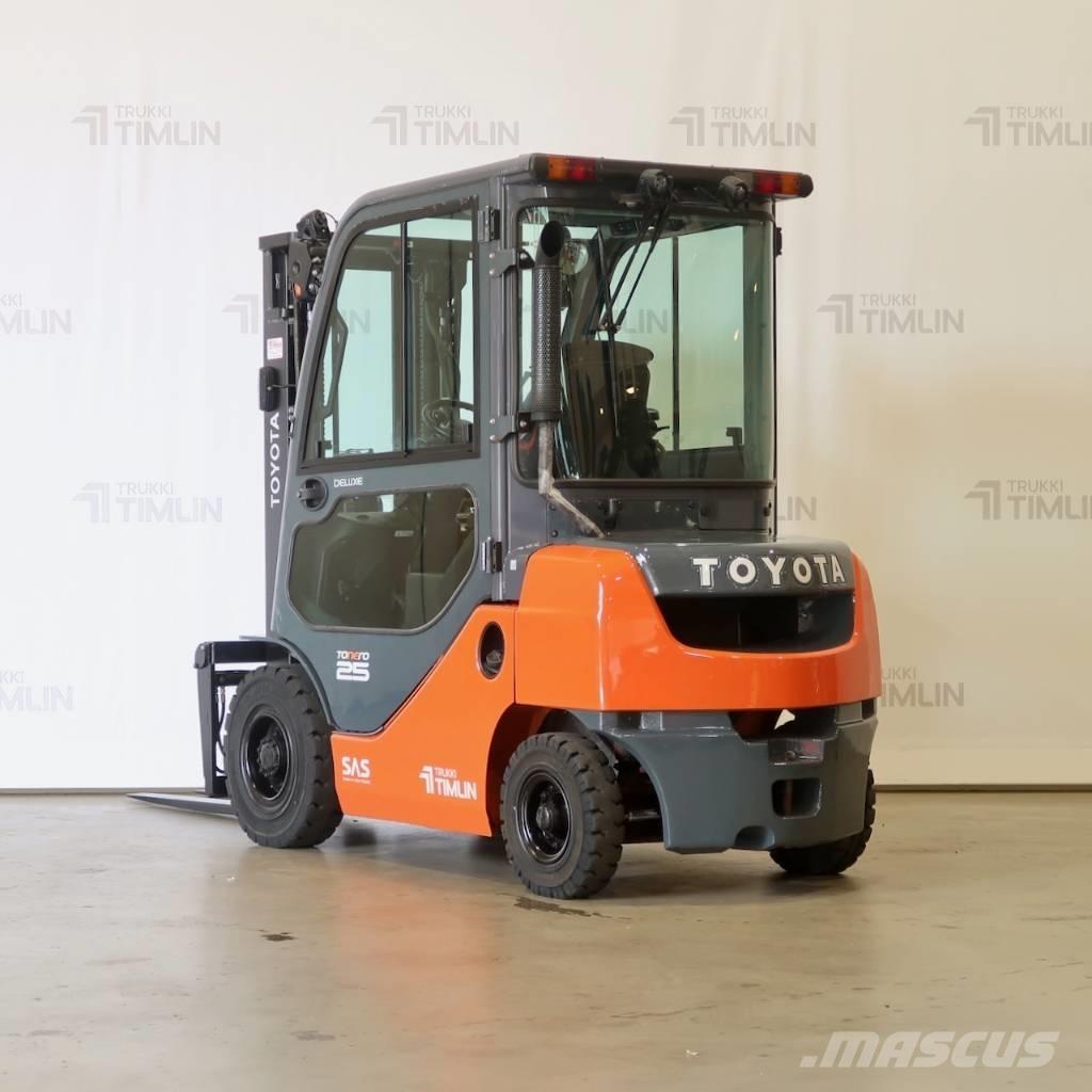 Toyota 52-8FDF25 Diesel Stapler