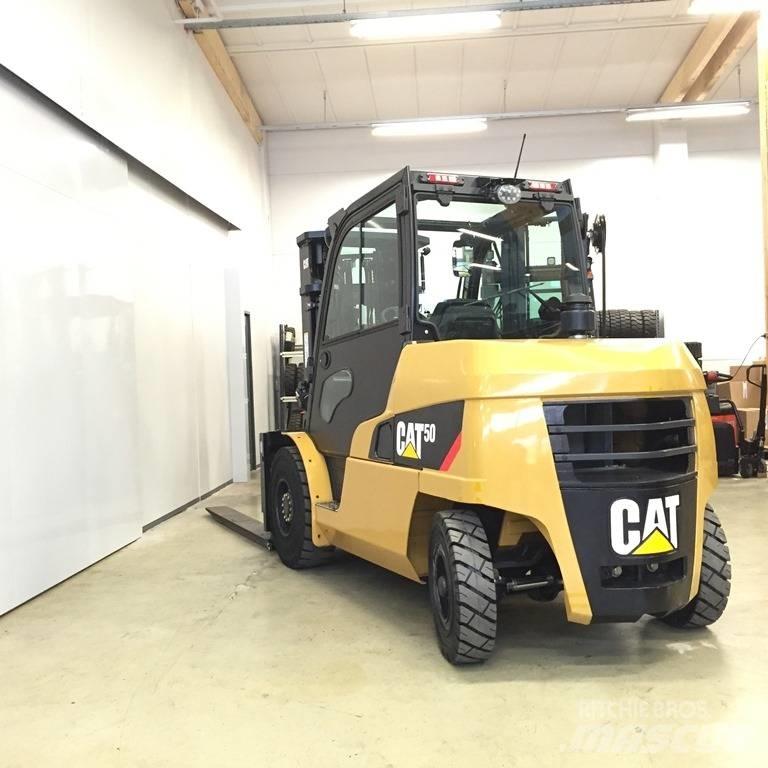 CAT DP 50 N Diesel Stapler