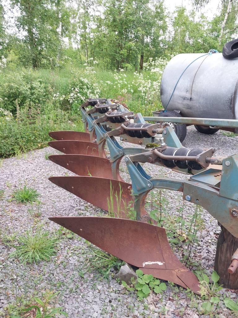 Överum CT 487 G Konventionelle Pflüge