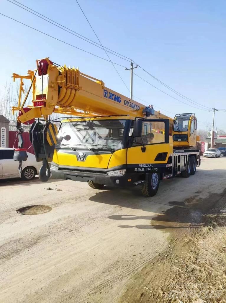 XCMG QY30T All-Terrain-Krane