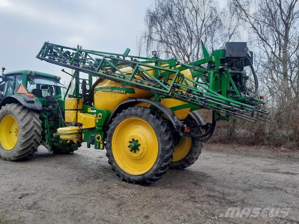 John Deere 840 Anhängespritzen