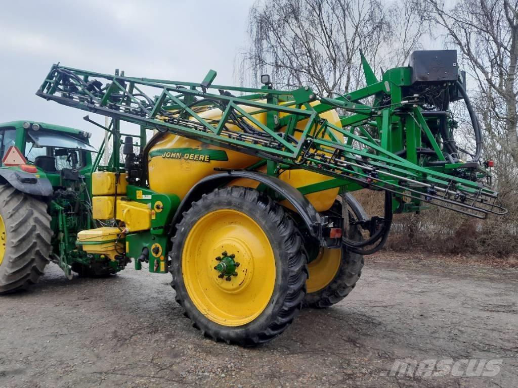 John Deere 840 Anhängespritzen