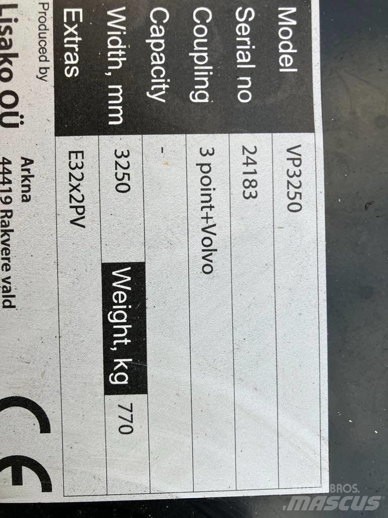 BMF Vikplog Schneeschilde und -pflüge