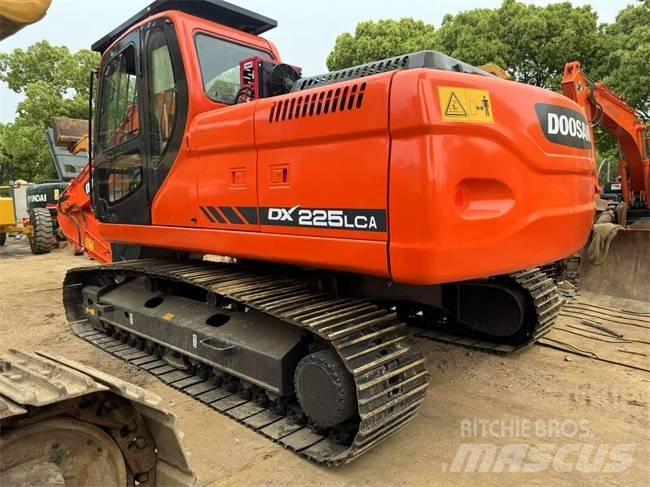 Doosan DX 225 LCA Raupenbagger