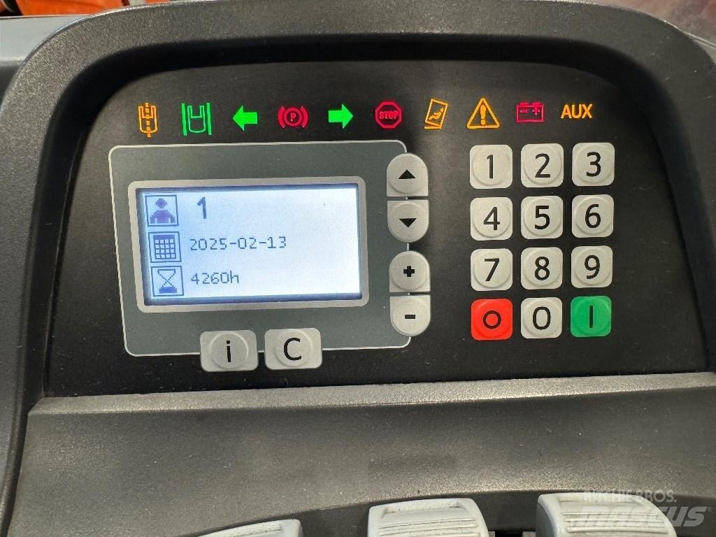Toyota RRE160R Schubmaststapler