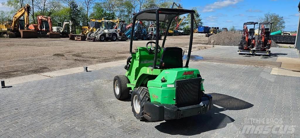 Avant M528 Minilader