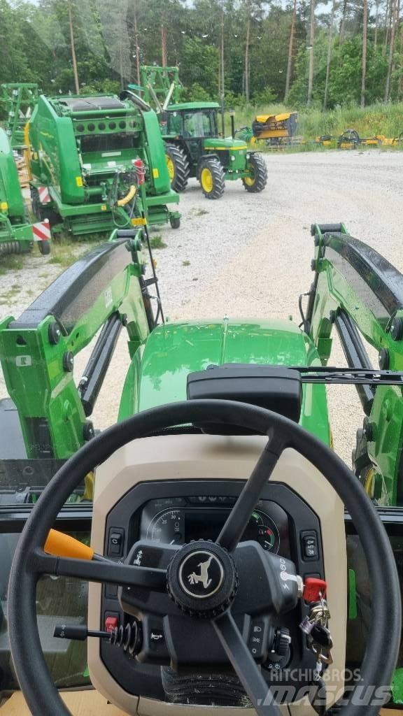 John Deere 5100M Traktoren
