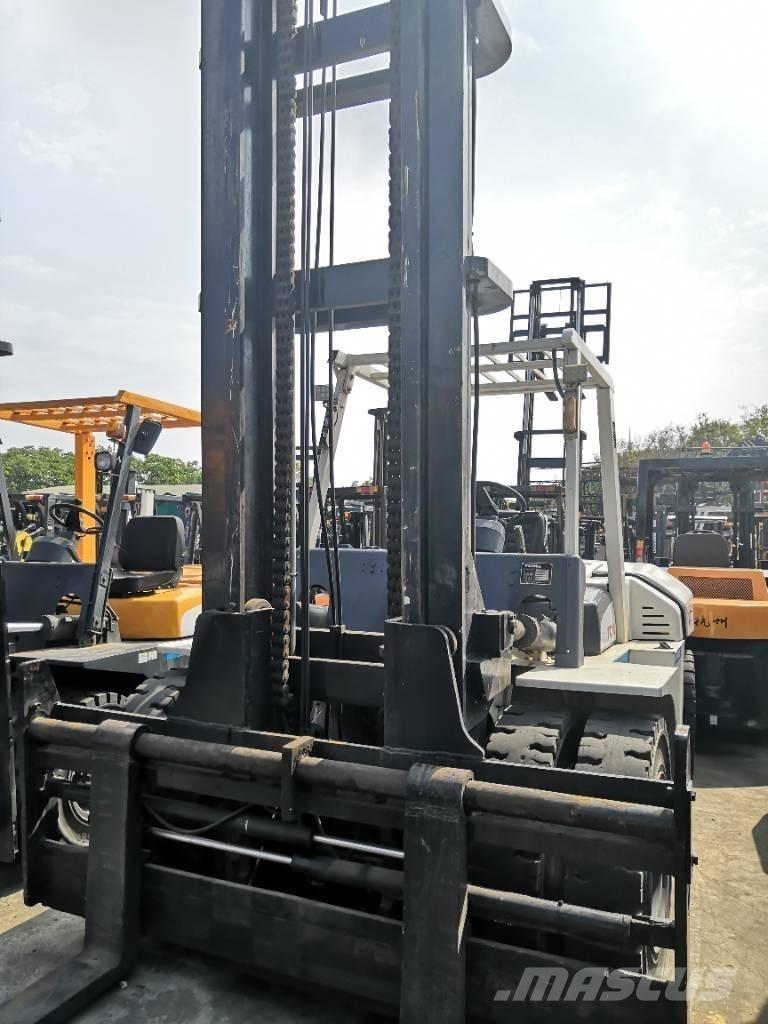 TCM 10 TON Diesel Stapler