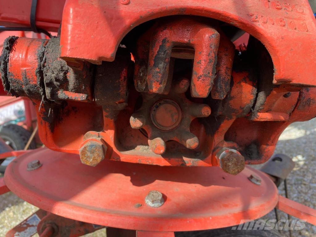 Kuhn GF8702 Kreiselheuer/-wender