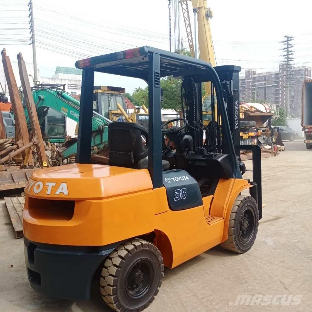 Toyota FD 35 Diesel Stapler
