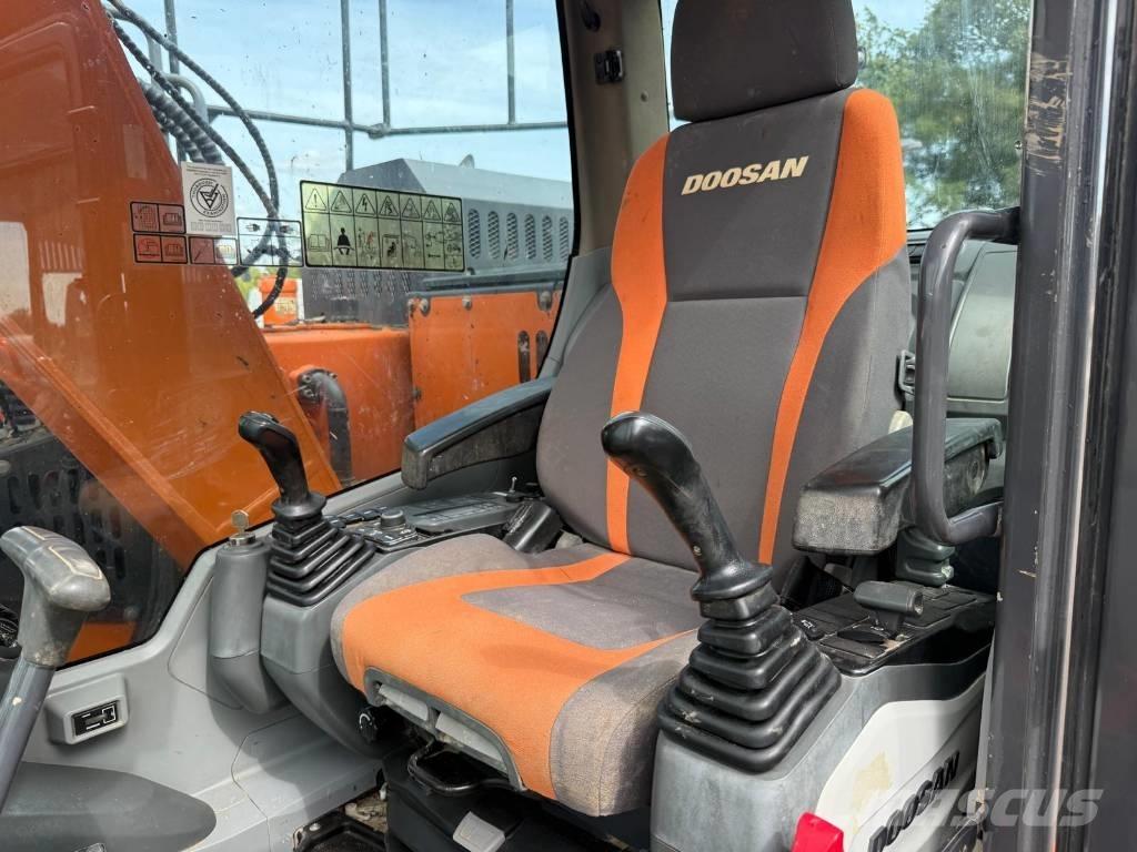 Doosan DX 140 LCR-5 Raupenbagger