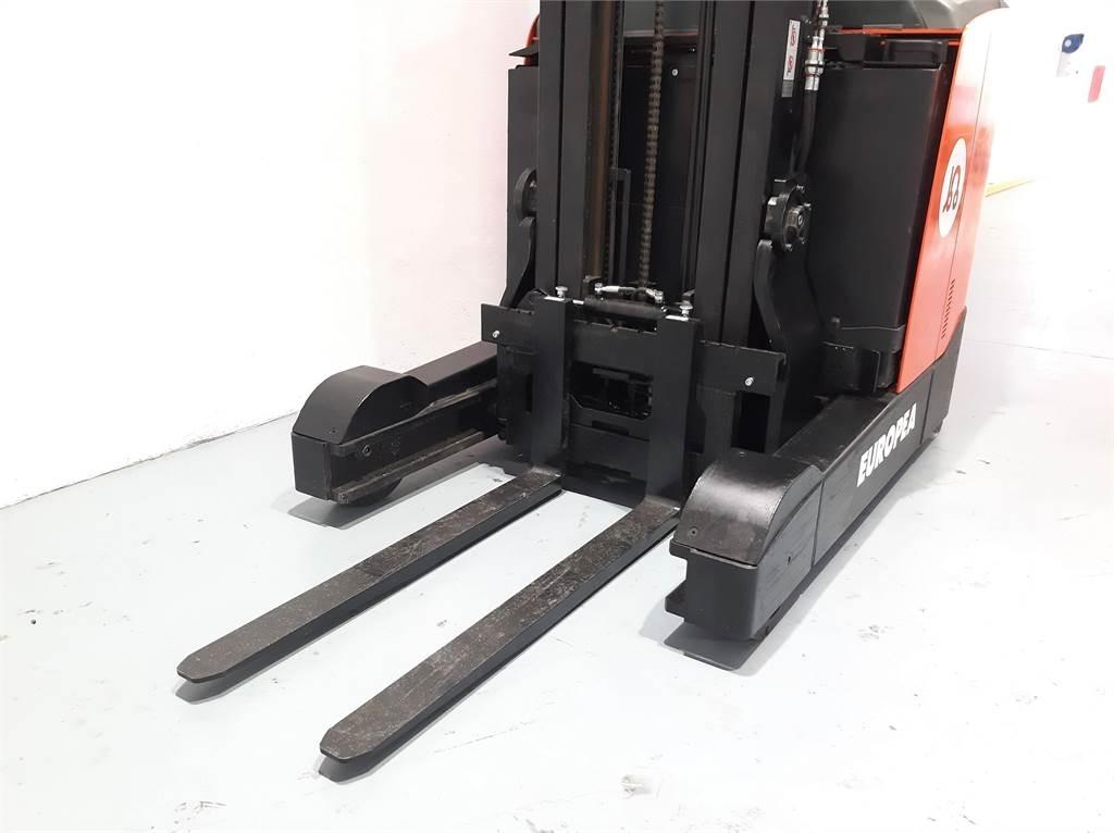 BT RRE 180 E Schubmaststapler