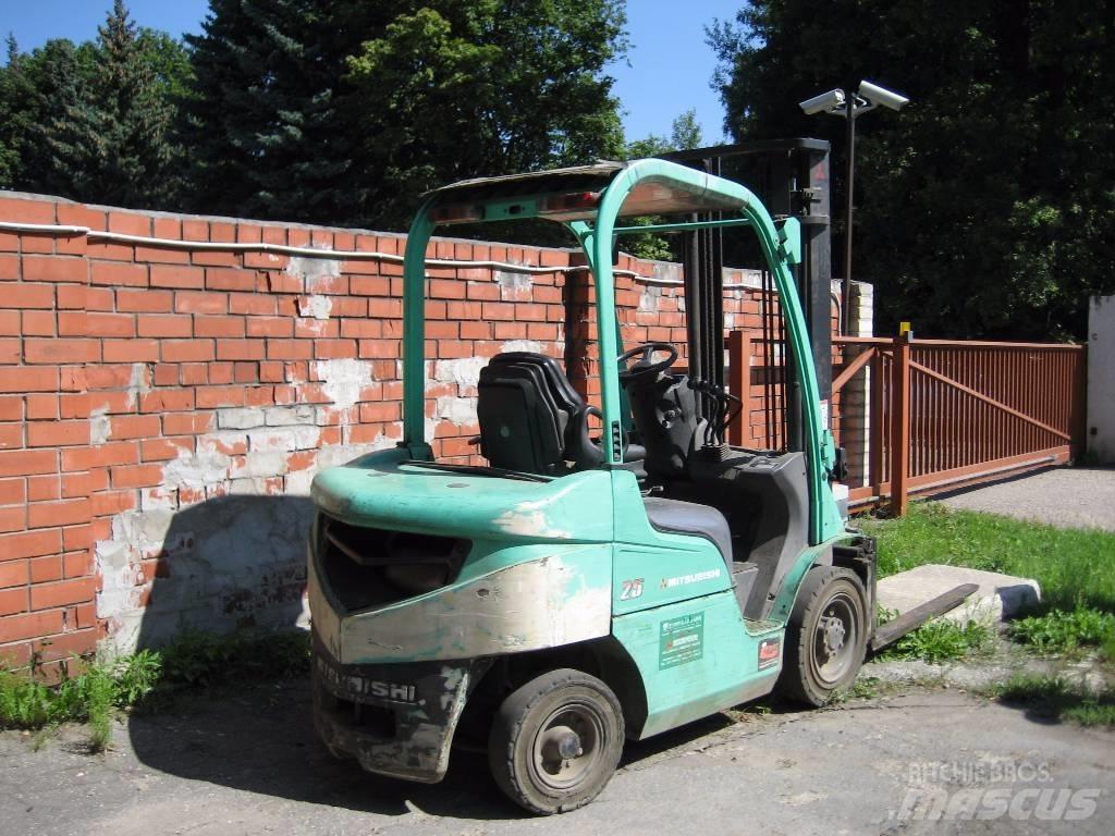 Mitsubishi FD25N Diesel Stapler