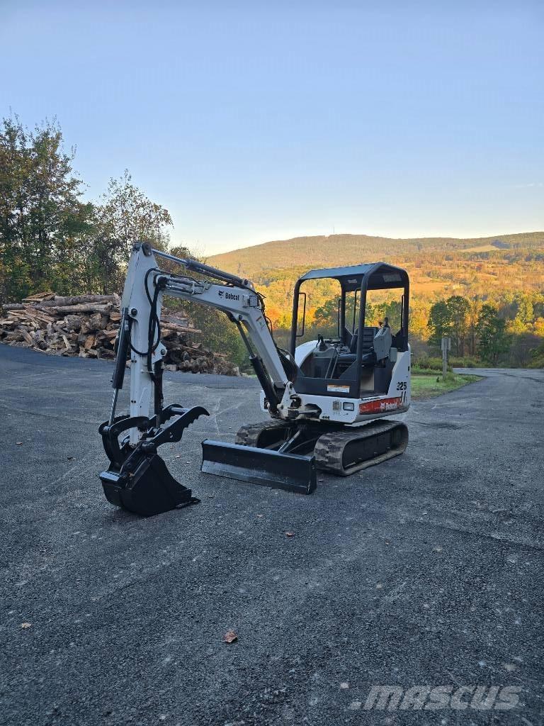 Bobcat 325 G Minibagger < 7t