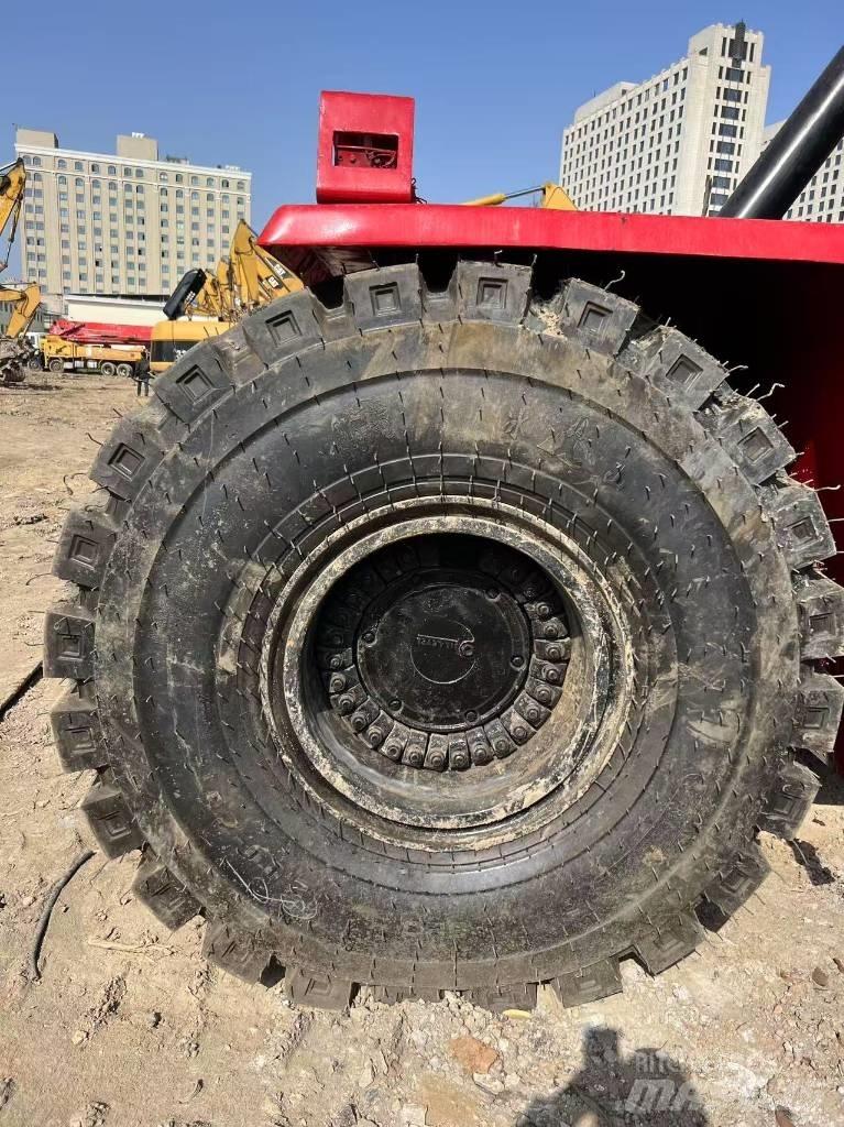 Kalmar DRT 450 Reach-Stacker