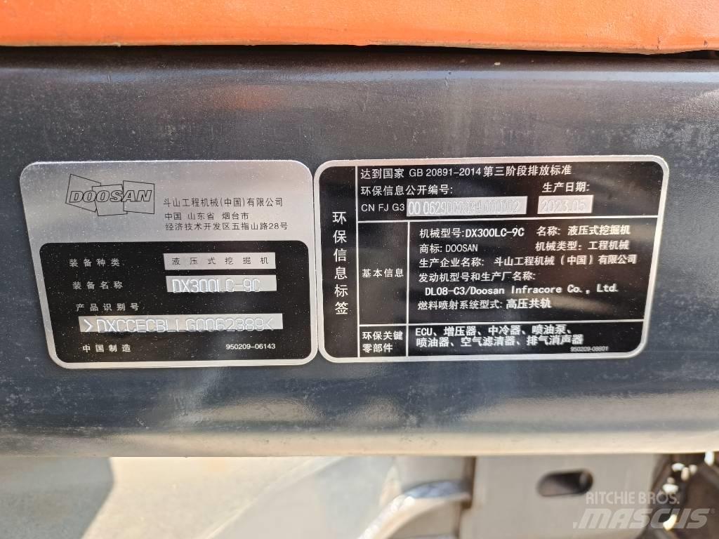 Doosan DX300-9 Raupenbagger