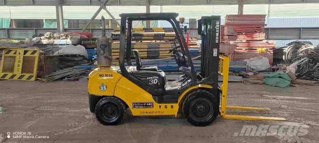 Komatsu FD 30 T-17 Diesel Stapler