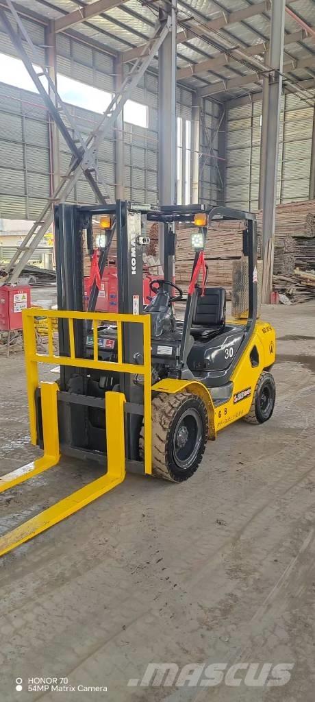 Komatsu FD 30 T-17 Diesel Stapler