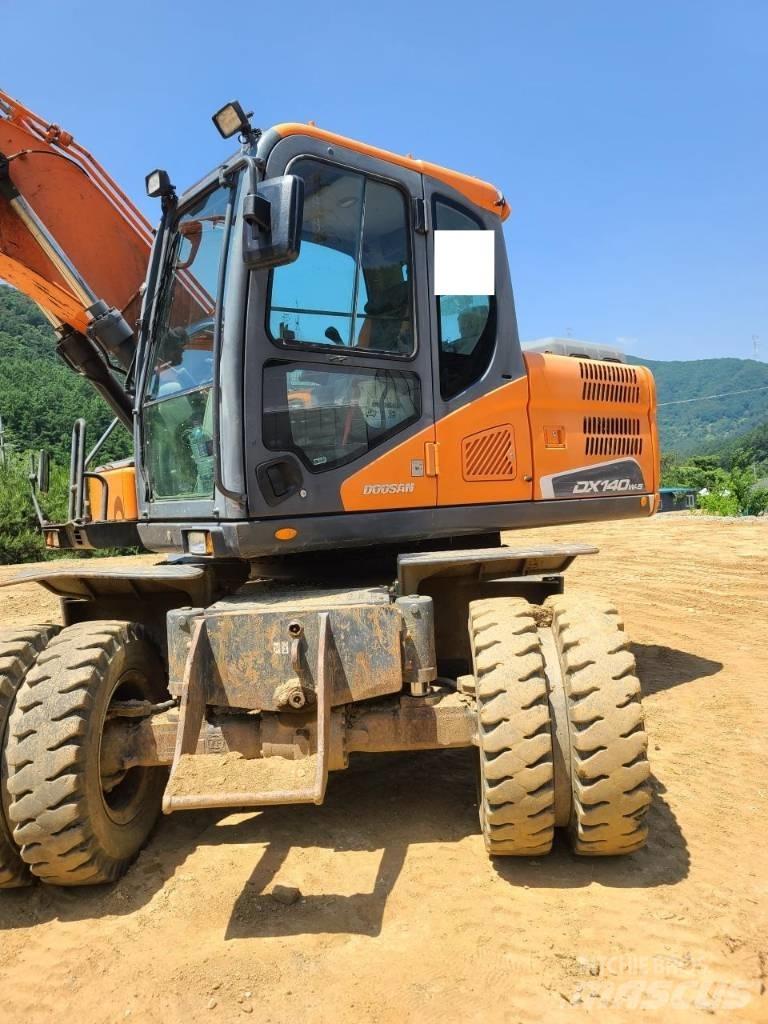 Doosan DX 140 W Mobilbagger