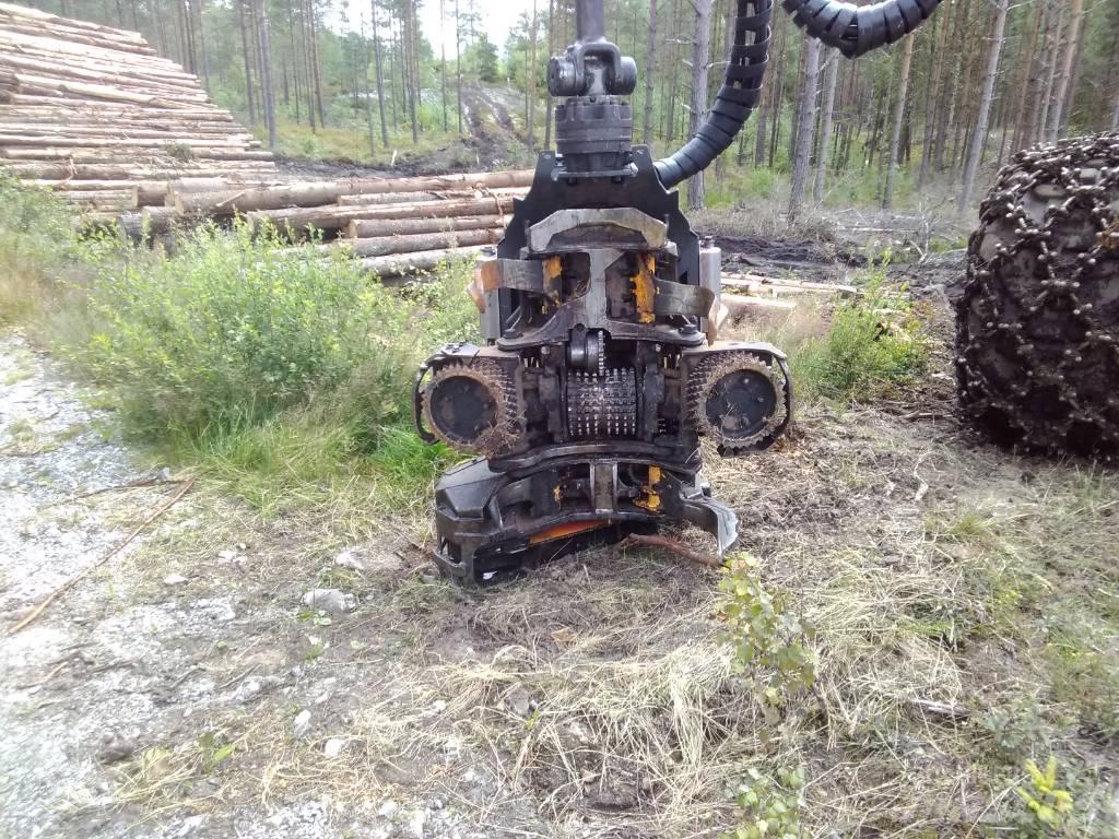 Ponsse SCORPION 8W Harvester