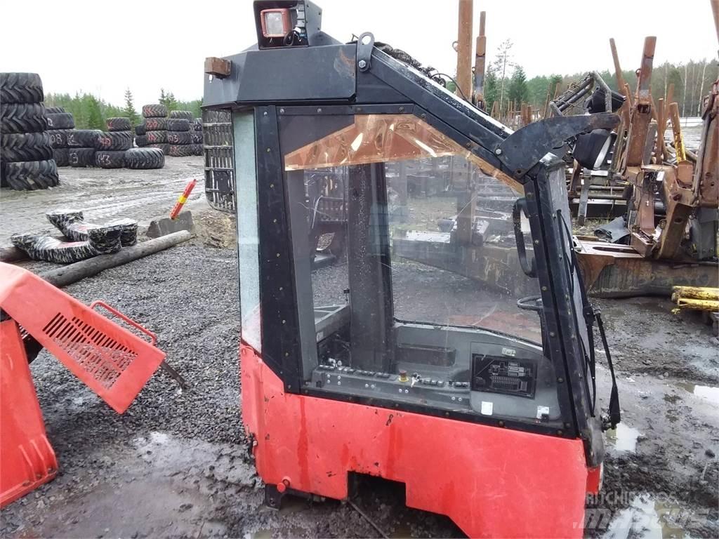 Valmet 911.1 Kabinen