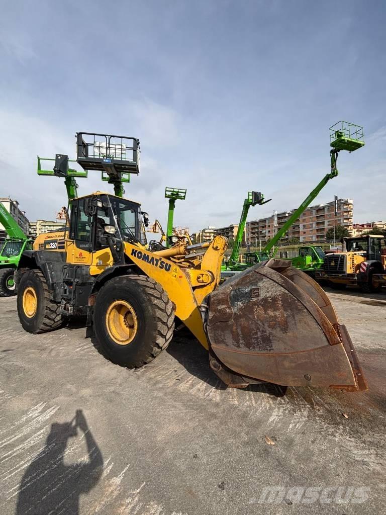 Komatsu WA 320-8 Radlader