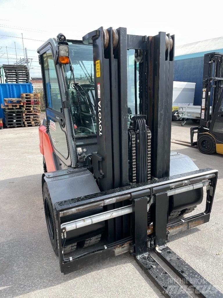 Toyota 40-8FD45N Diesel Stapler