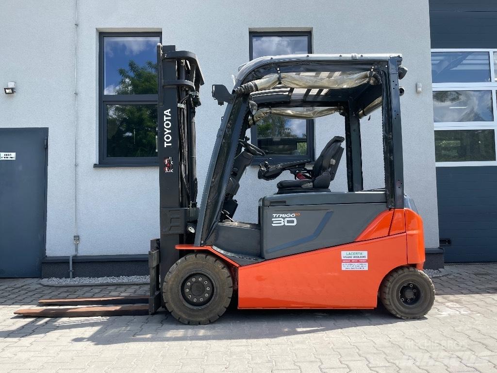 Toyota 8FBMT30 Elektro Stapler