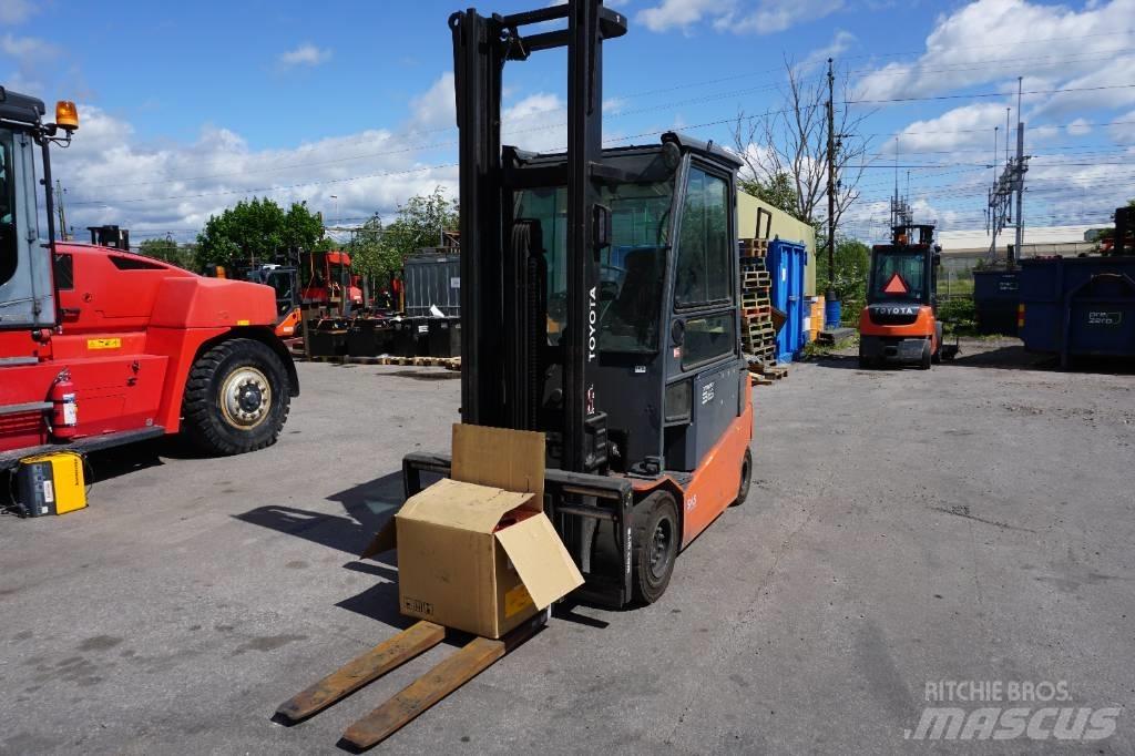Toyota 8FBMT35 Elektro Stapler