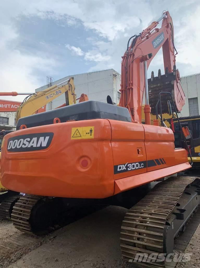 Doosan DX 300 Raupenbagger