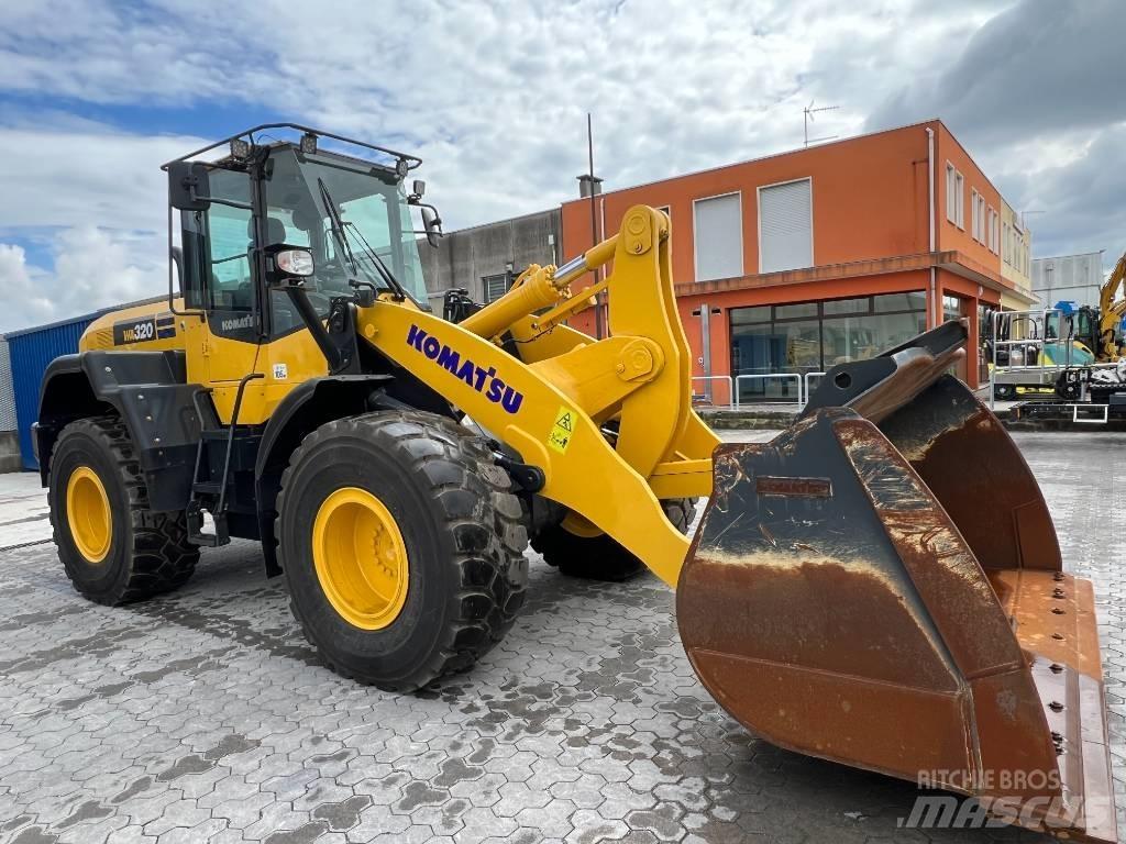 Komatsu WA320-7 Radlader