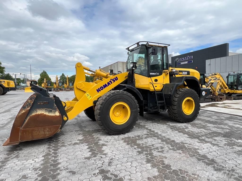 Komatsu WA320-7 Radlader