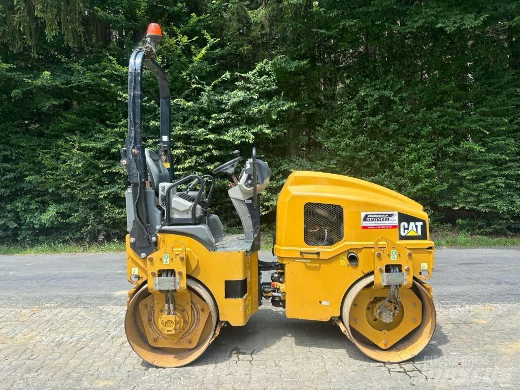 CAT CB 24 B Tandemwalzen