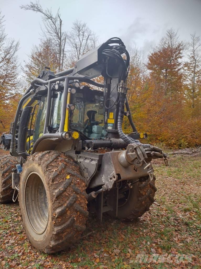 Valtra N 153 forst Forsttraktoren