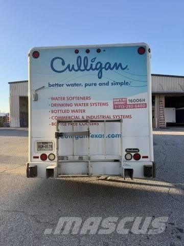 Hino 338 Getränkewagen