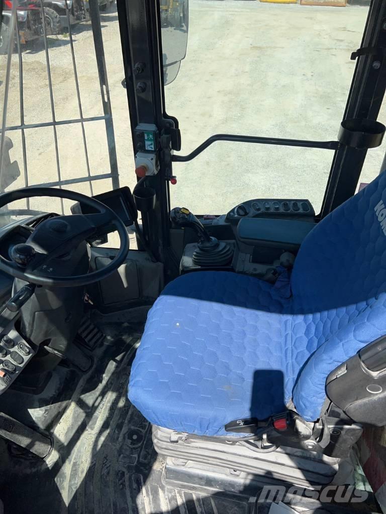 Komatsu WA 270-8 Radlader