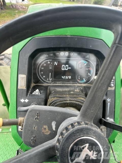 John Deere 6120 E Traktoren