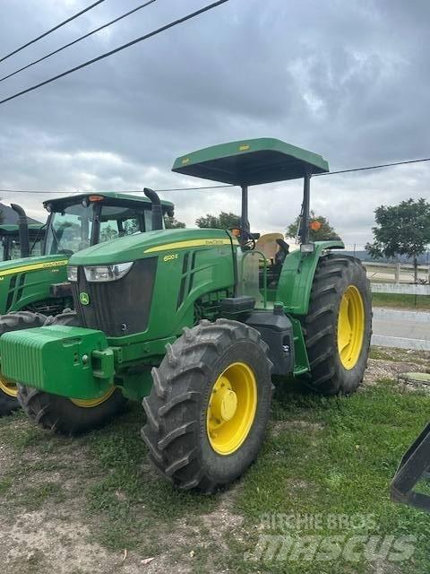John Deere 6120 E Traktoren