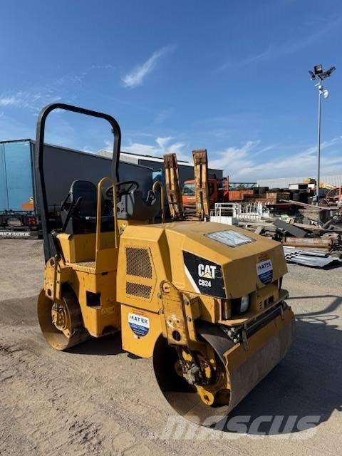 CAT CB 24 Tandemwalzen